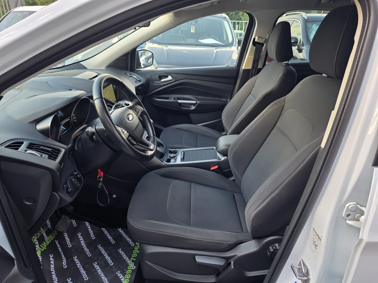 Ford Kuga 2.0d 4x4, снимка 8 - Автомобили и джипове - 55048815