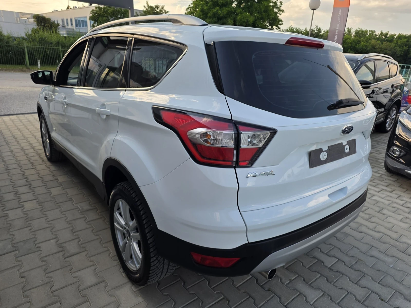 Ford Kuga 2.0d 4x4, снимка 6 - Автомобили и джипове - 55048815