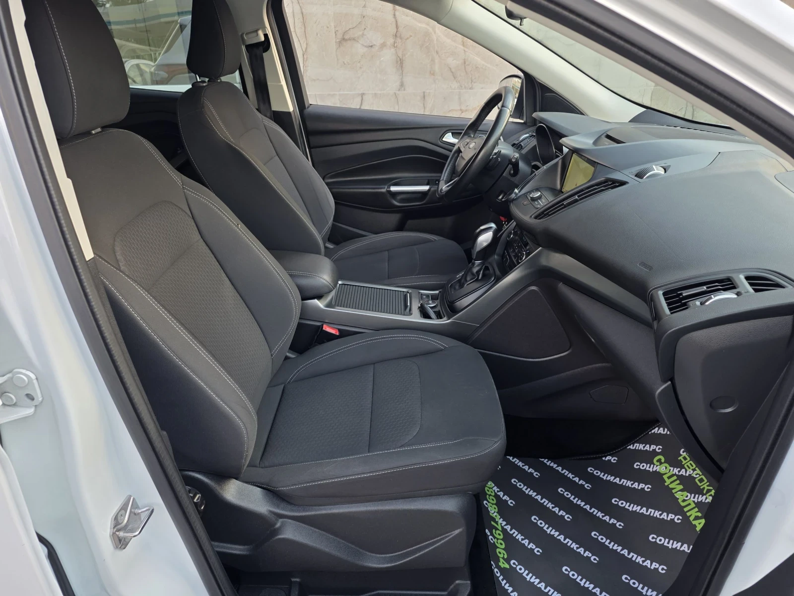 Ford Kuga 2.0d 4x4, снимка 15 - Автомобили и джипове - 55048815