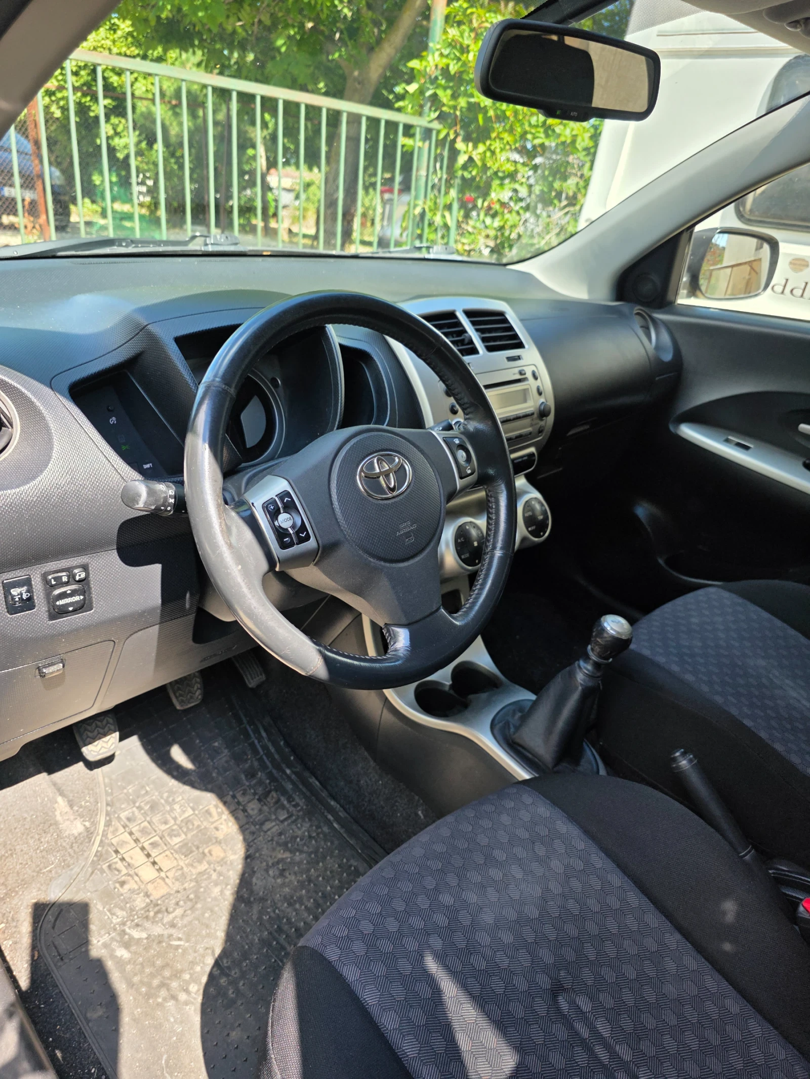 Toyota Urban Cruiser, снимка 6 - Автомобили и джипове - 55426051