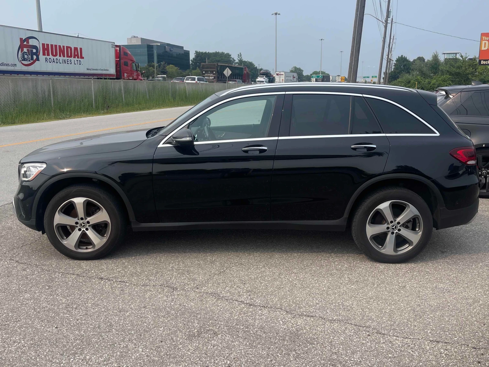 Mercedes-Benz GLC 300 * АВТОКРЕДИТ * ГЛАВНО ПРЕДСТАВИТЕЛСТВО, снимка 3 - Автомобили и джипове - 55884230