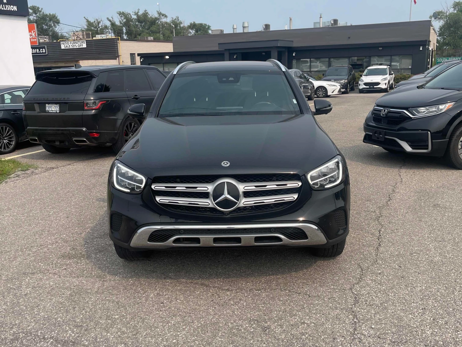 Mercedes-Benz GLC 300 * АВТОКРЕДИТ * ГЛАВНО ПРЕДСТАВИТЕЛСТВО, снимка 2 - Автомобили и джипове - 55884230