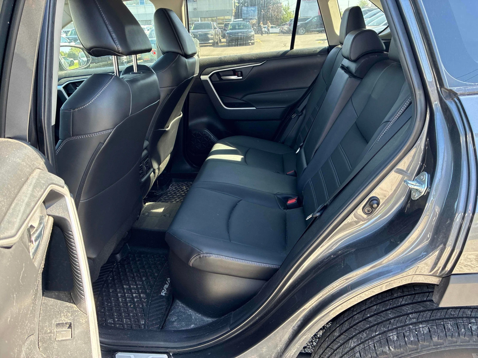 Toyota Rav4 Hybrid XLE | CARFAX | АВТОФИНАНСИРАНЕ, снимка 11 - Автомобили и джипове - 56045978