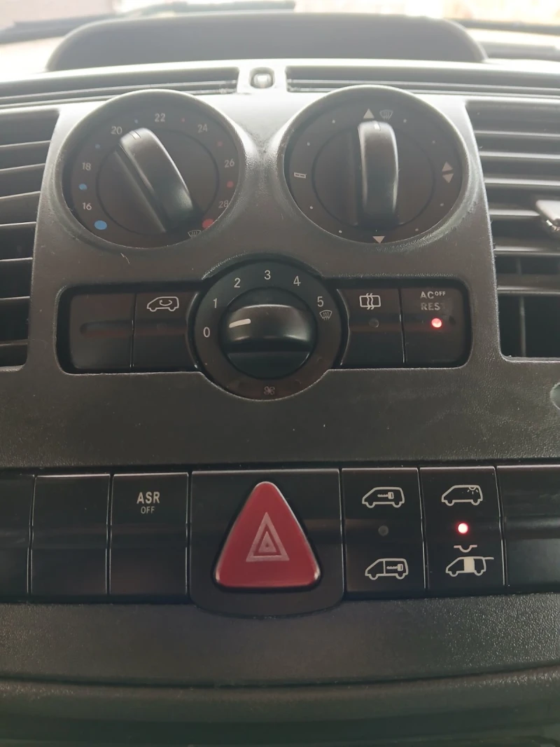 Mercedes-Benz Vito 2.2/110кс/Хладилен, снимка 6 - Бусове и автобуси - 52654395
