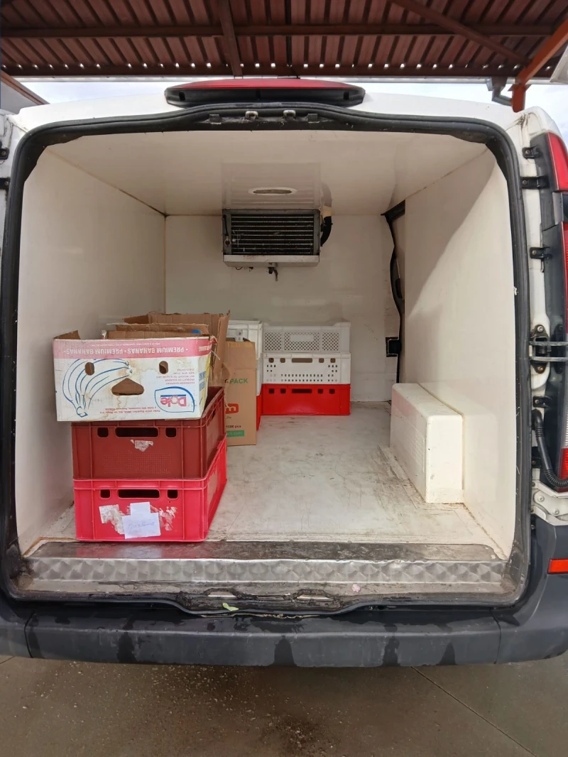 Mercedes-Benz Vito 2.2/110кс/Хладилен, снимка 9 - Бусове и автобуси - 52654395