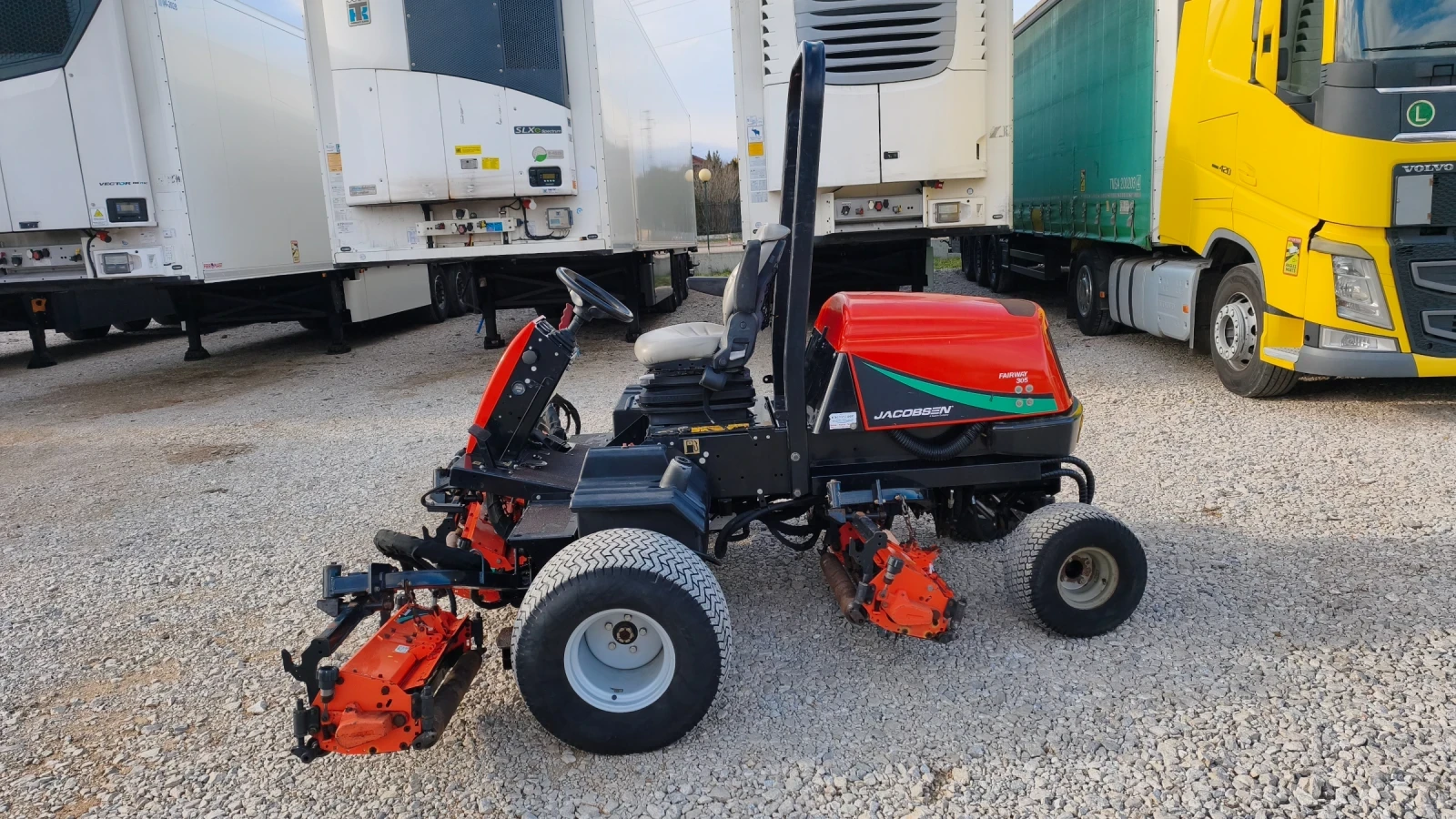 Сенокосачка Jacobsen Fairway 305 за стадиони и голф игрища  - изображение 2