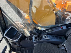 Багер Hyundai HX 220 L С ЧИСТО НОВА КОФА ЛИЗИНГ, снимка 11