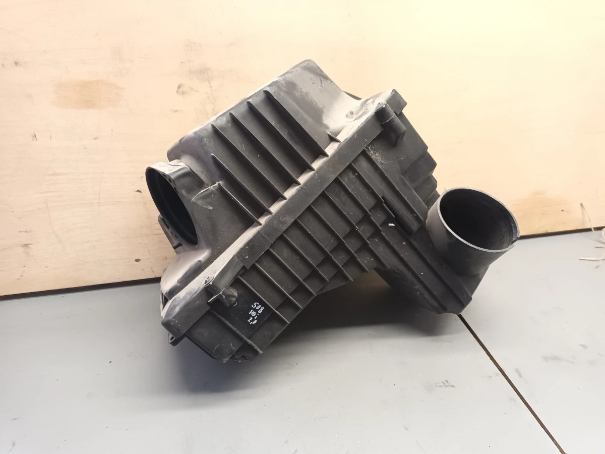 кутия въздушен филтър Пежо 508 2.0хди