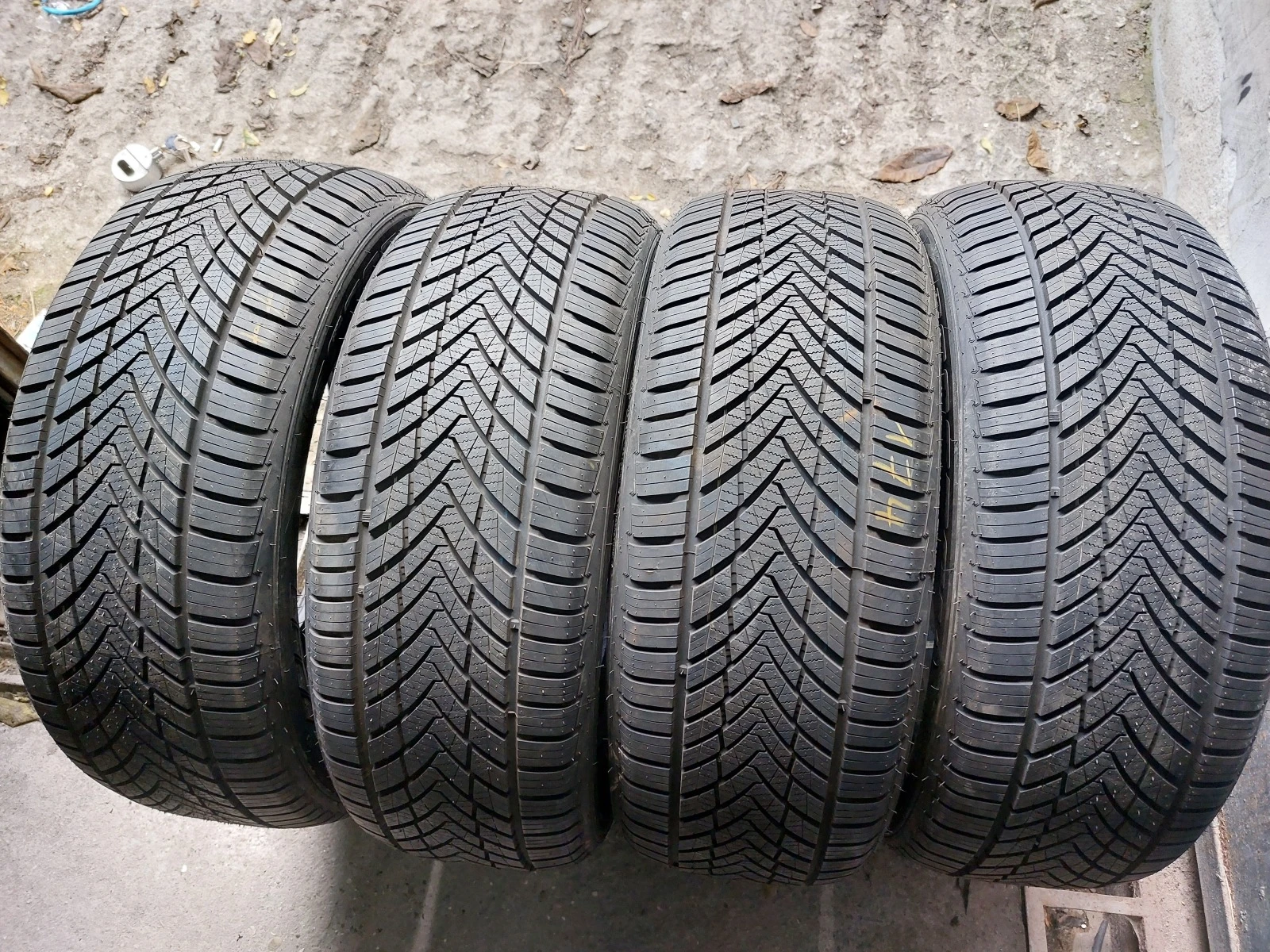 ���� 235/55R17 | Mobile.bg � ����������� 1