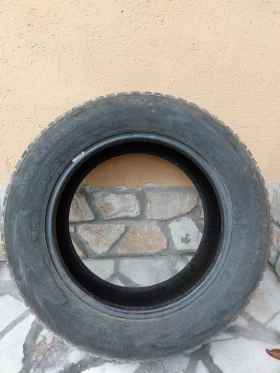 Гуми Зимни 215/60R16, снимка 4 - Гуми и джанти - 52670136