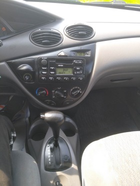 Ford Focus 1.6i klima, снимка 10