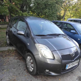 Toyota Yaris 1.3 Автомат, снимка 2