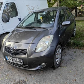 Toyota Yaris 1.3 Автомат, снимка 3