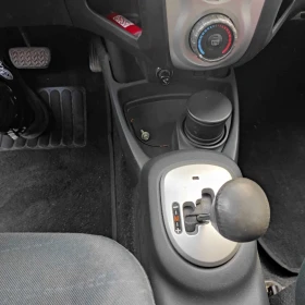 Toyota Yaris 1.3 Автомат, снимка 7