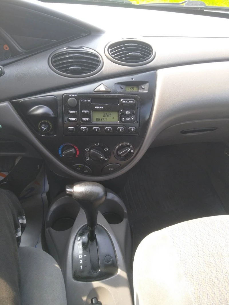 Ford Focus 1.6i klima, снимка 10 - Автомобили и джипове - 47282308