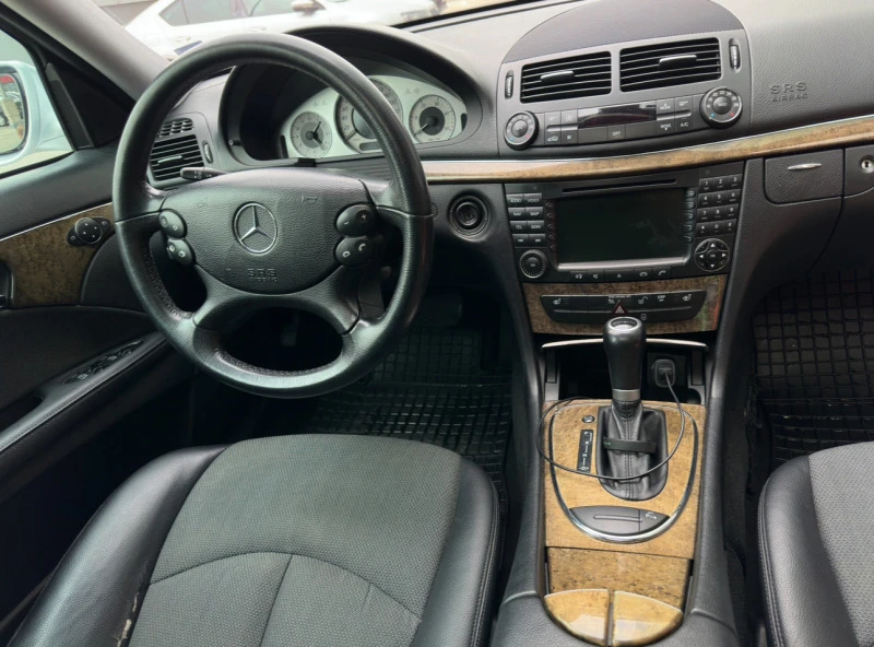 Mercedes-Benz E 220 Facelift, снимка 11 - Автомобили и джипове - 46994054