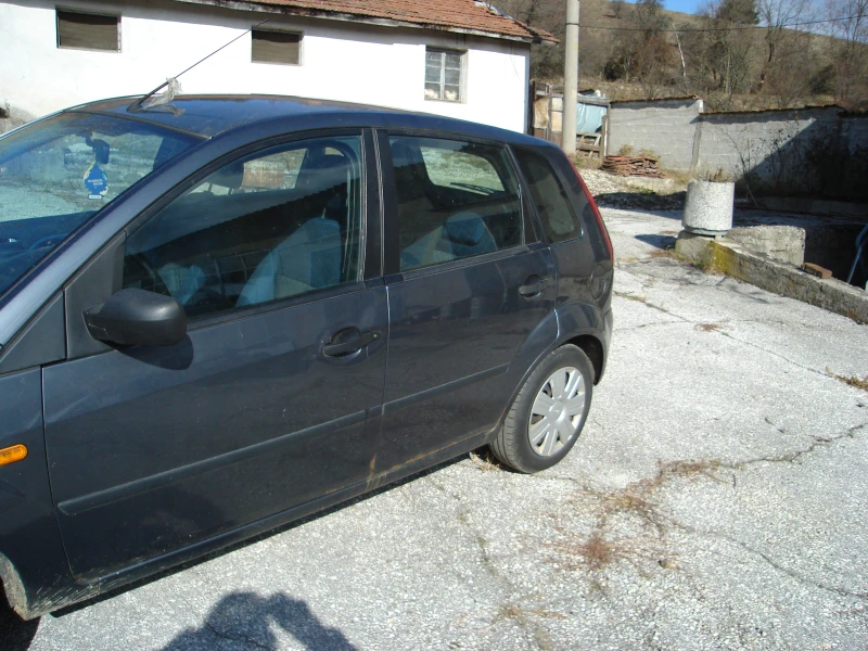 Ford Fiesta 1.4, снимка 2 - Автомобили и джипове - 48131293