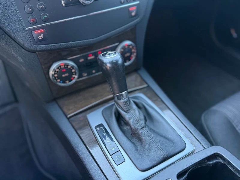 Mercedes-Benz C 220 646* АВТОМАТ* ПОДГРЕВ* ТЕГЛИЧ* РЕГИСТРИРАНА* ОБСЛУ, снимка 12 - Автомобили и джипове - 52266722