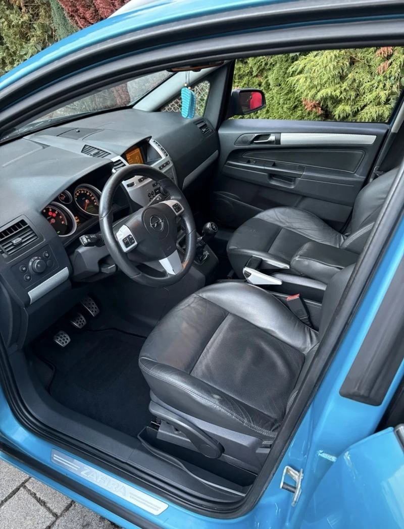 Opel Zafira 1.8 OPC LINE , снимка 10 - Автомобили и джипове - 52309932