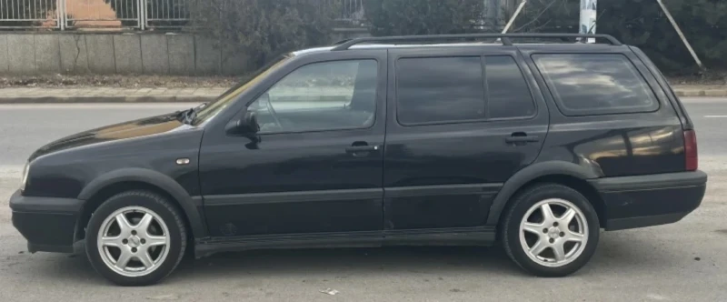 VW Golf, снимка 4 - Автомобили и джипове - 52434179