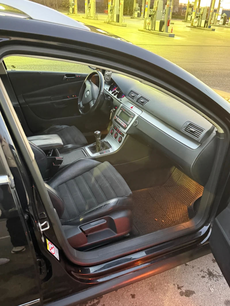VW Passat, снимка 8 - Автомобили и джипове - 53273815