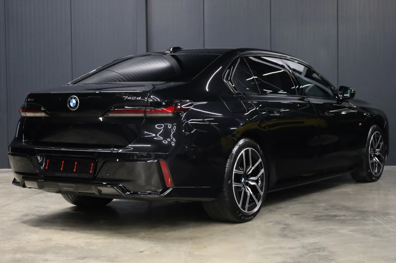 BMW 740 M SPORT* XDRIVE* CRYSTAL LIGHTS* OPEN SKY* HEAD UP, снимка 8 - Автомобили и джипове - 53293528