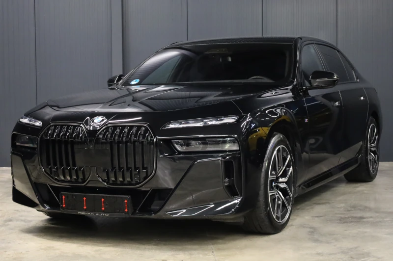 BMW 740 M SPORT* XDRIVE* CRYSTAL LIGHTS* OPEN SKY* HEAD UP, снимка 5 - Автомобили и джипове - 53293528