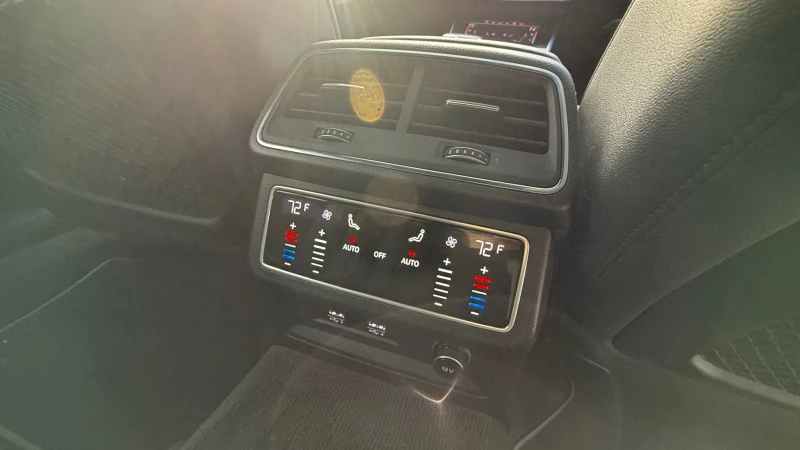 Audi A7 55TFSI* ДИГИТАЛНО* ТАБЛО* ДИСТРТОНИК* 360КАМЕРА* М, снимка 16 - Автомобили и джипове - 53457996