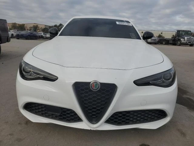 Alfa Romeo Giulia 2.0/4х4/Цена до България, снимка 5 - Автомобили и джипове - 48611880