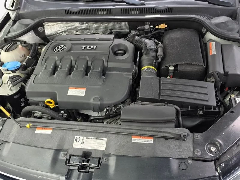 VW Jetta 2.0 Tdi Bluemotion Premium 6Th Generation | Mobile.bg � ����������� 5