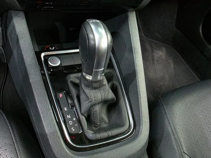 VW Jetta 2.0 Tdi Bluemotion Premium 6Th Generation | Mobile.bg � ����������� 8