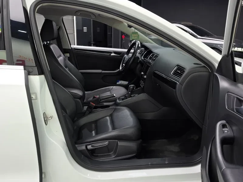VW Jetta 2.0 Tdi Bluemotion Premium 6Th Generation | Mobile.bg � ����������� 10