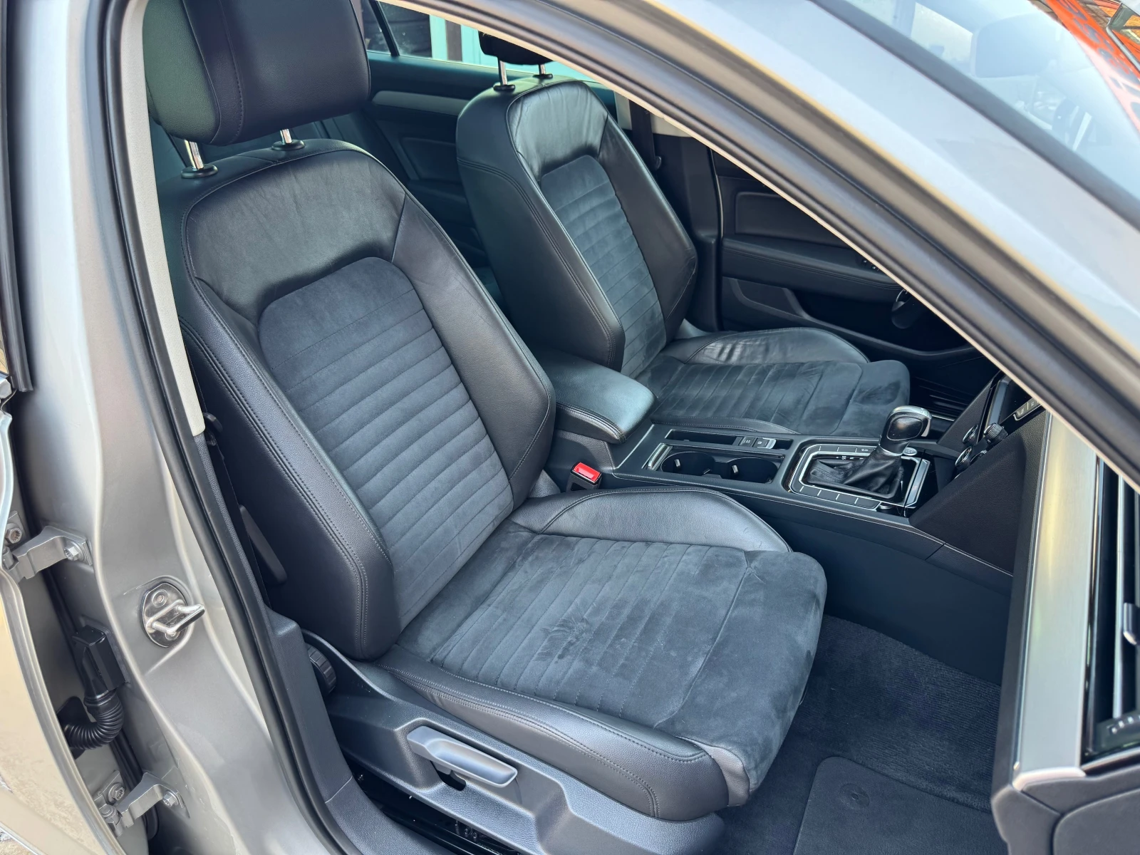 VW Passat 2.0TDI* NAVI* AUT* PANORAMA* FULL* LIZING - изображение 9