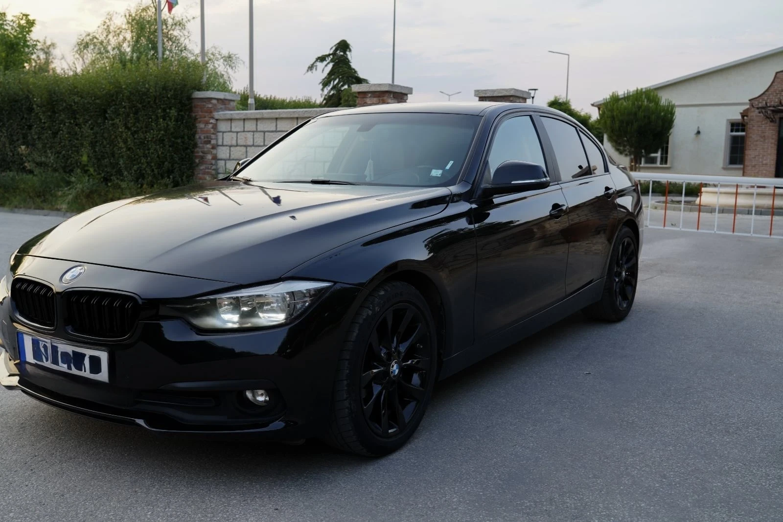 BMW 320 320i - изображение 3
