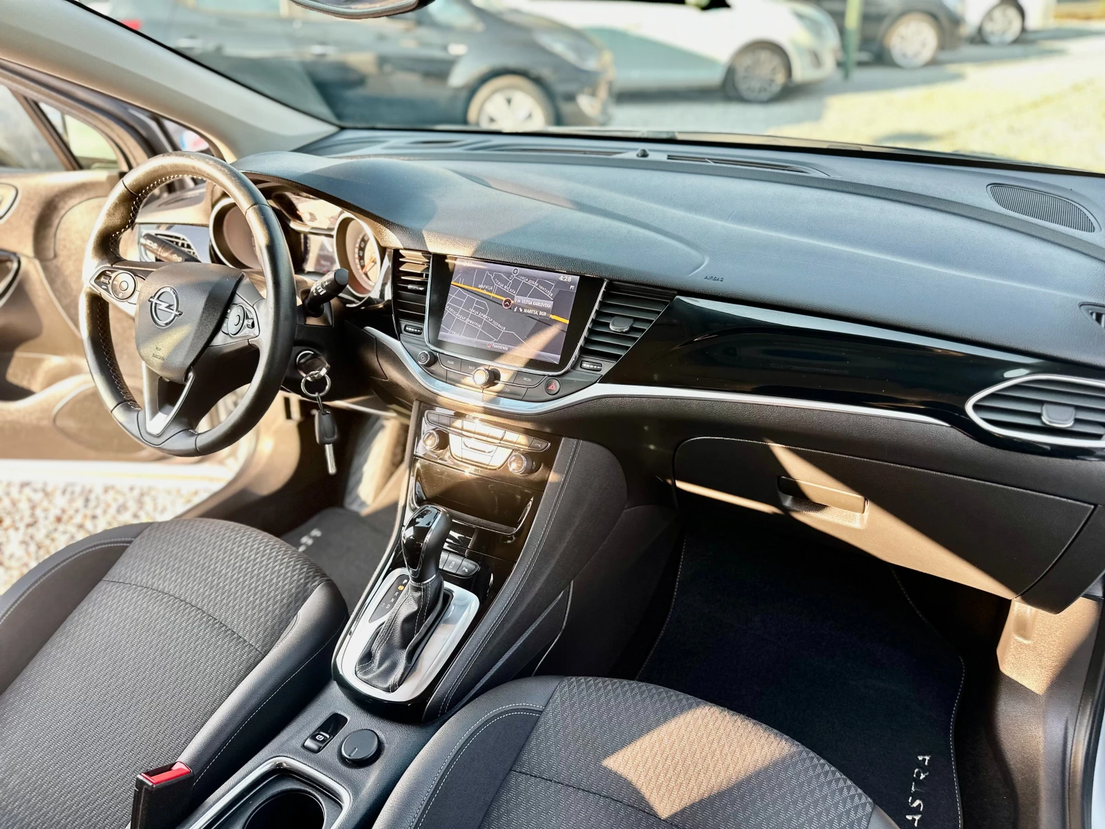 Opel Astra 1.6CDTI* NAVI - изображение 8