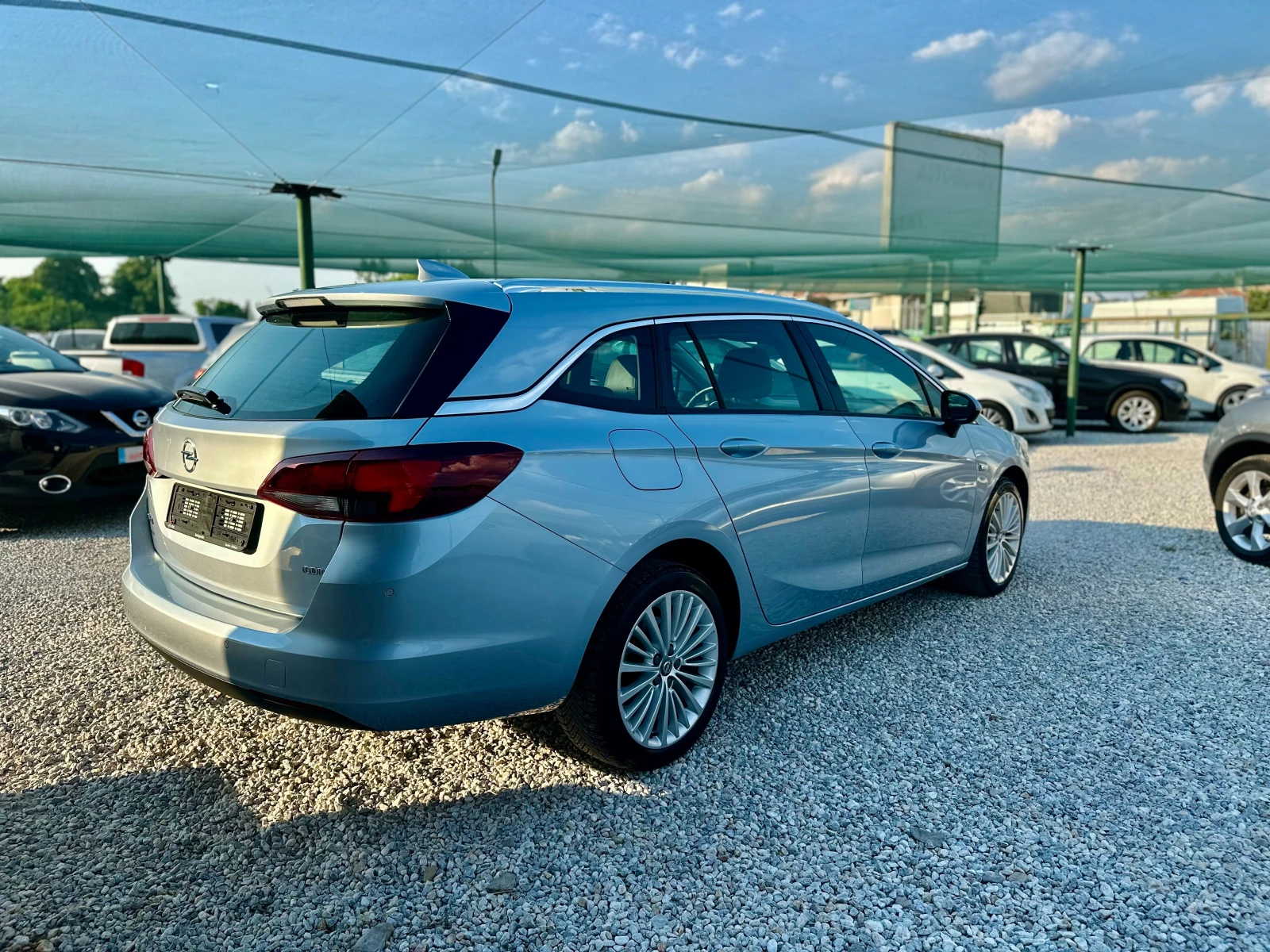 Opel Astra 1.6CDTI* NAVI - изображение 5