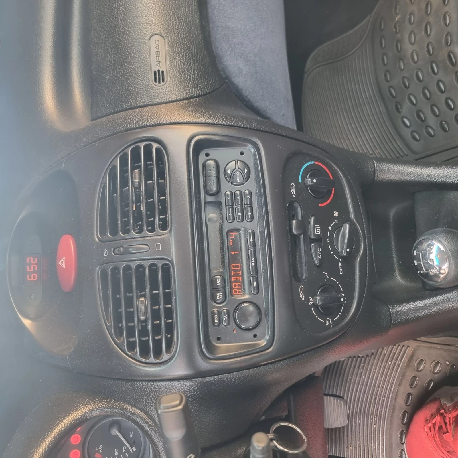 Peugeot 206 1.1 - изображение 6