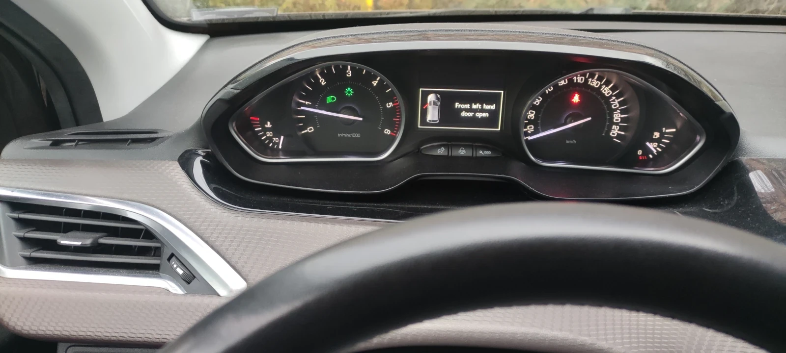 Peugeot 2008 1, 6 �����, 115 �.�. , 6 �������� | Mobile.bg � ����������� 11