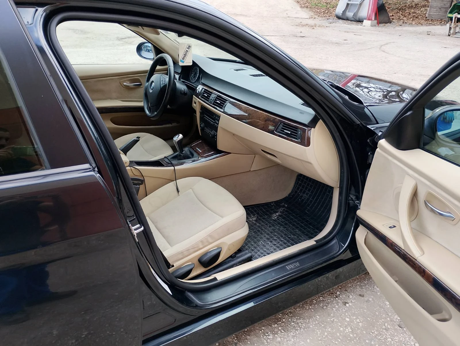 BMW 320 2.0 - изображение 9