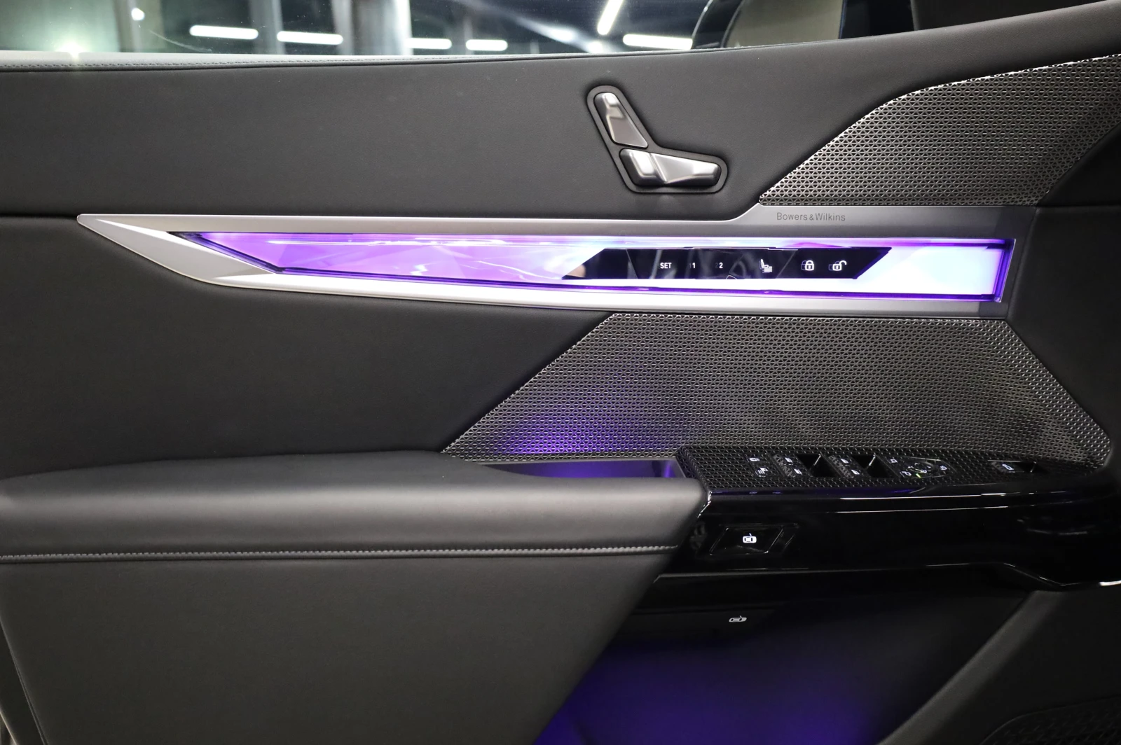 BMW 740 M SPORT* XDRIVE* CRYSTAL LIGHTS* OPEN SKY* HEAD UP | Mobile.bg � ����������� 15