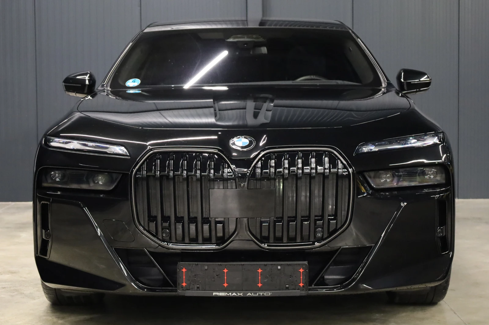 BMW 740 M SPORT* XDRIVE* CRYSTAL LIGHTS* OPEN SKY* HEAD UP - изображение 2