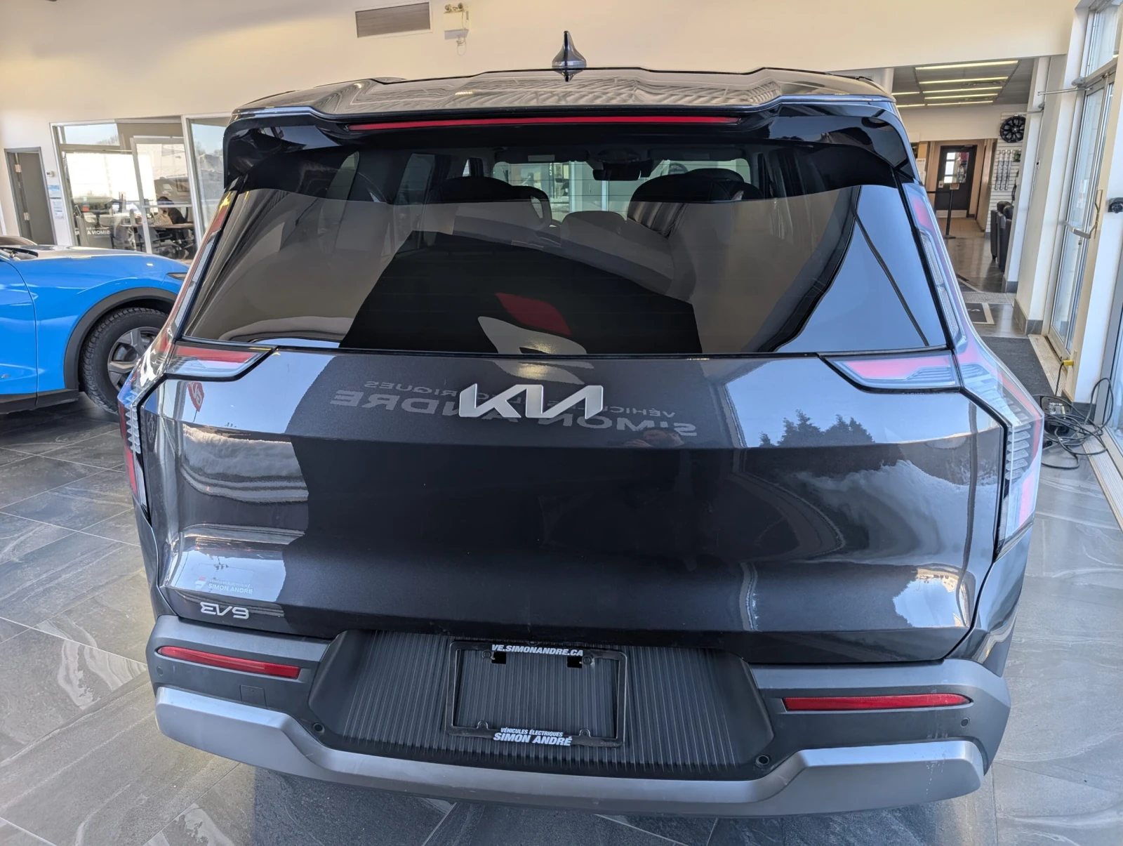 Kia EV9 WIND PA* ПОДГРЕВИ* ОБДУХВАНЕ* 3ТИ РЕД СЕДАЛКИ, снимка 3 - Автомобили и джипове - 54005744