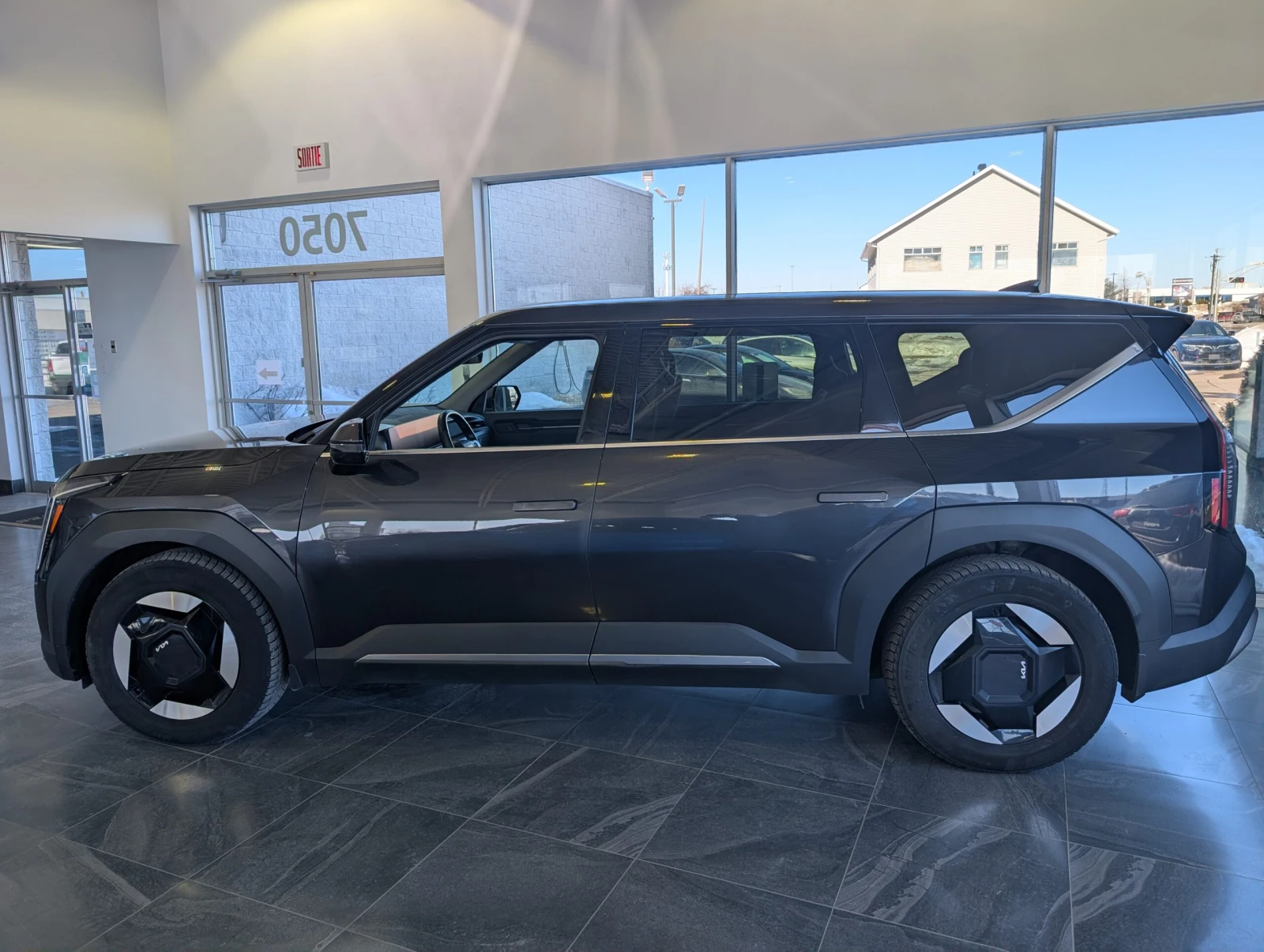 Kia EV9 WIND PA* ПОДГРЕВИ* ОБДУХВАНЕ* 3ТИ РЕД СЕДАЛКИ, снимка 5 - Автомобили и джипове - 54005744