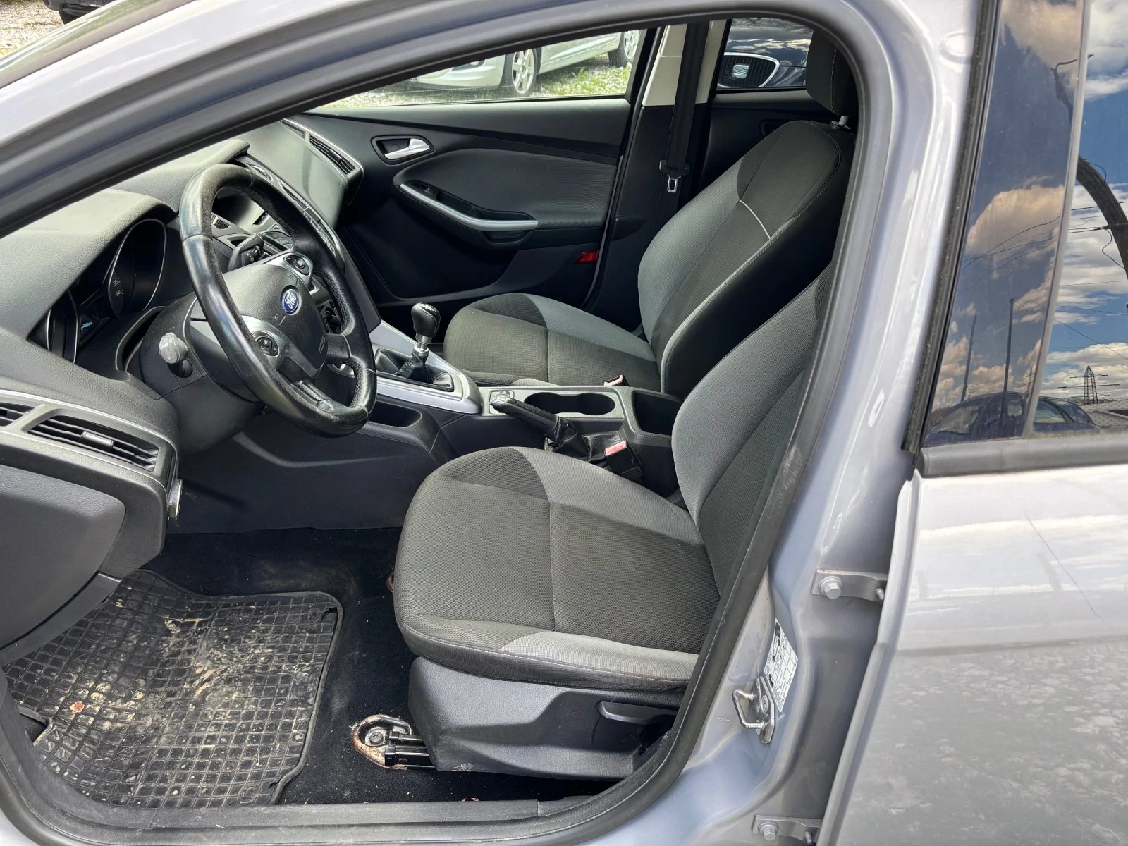 Ford Focus 1.6 hdi, снимка 8 - Автомобили и джипове - 54137925