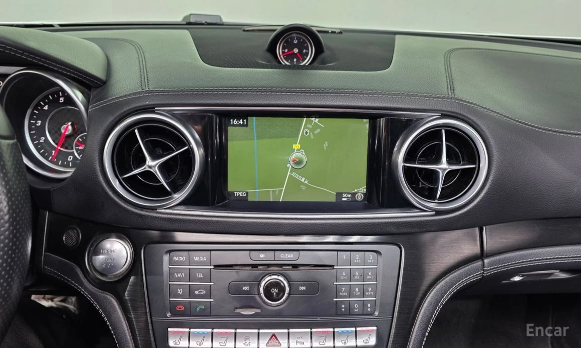 Mercedes-Benz SL 400 * HARMAN* KARDON* KEYLESS* ПОДГРЕВ* КАМЕРИ* 360* , снимка 11 - Автомобили и джипове - 54195460