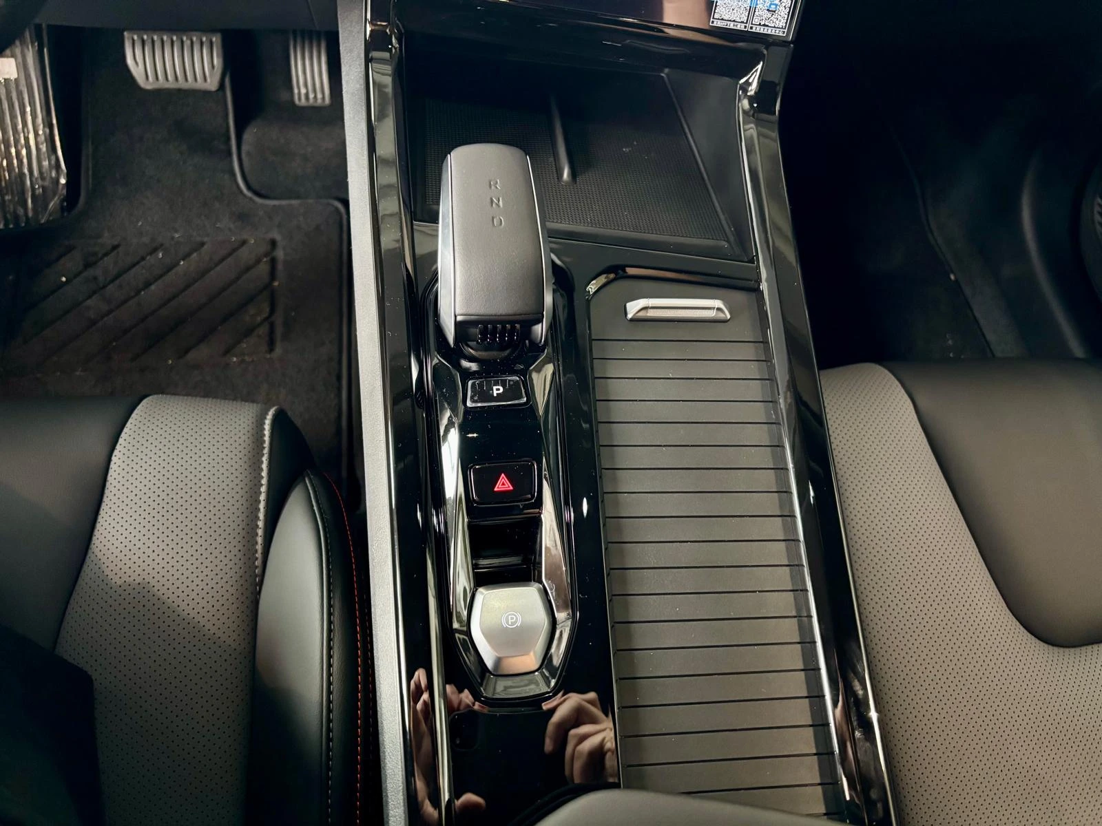 Geely Cityray 1.5T GK, снимка 11 - Автомобили и джипове - 54266822