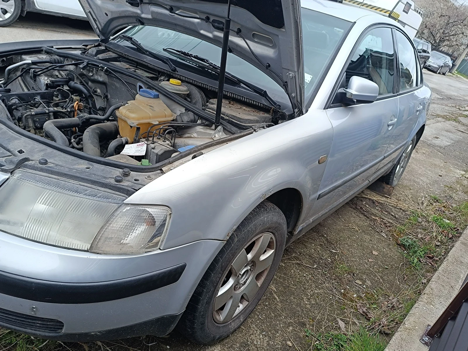 VW Passat 1.9TDI, снимка 4 - Автомобили и джипове - 54288496