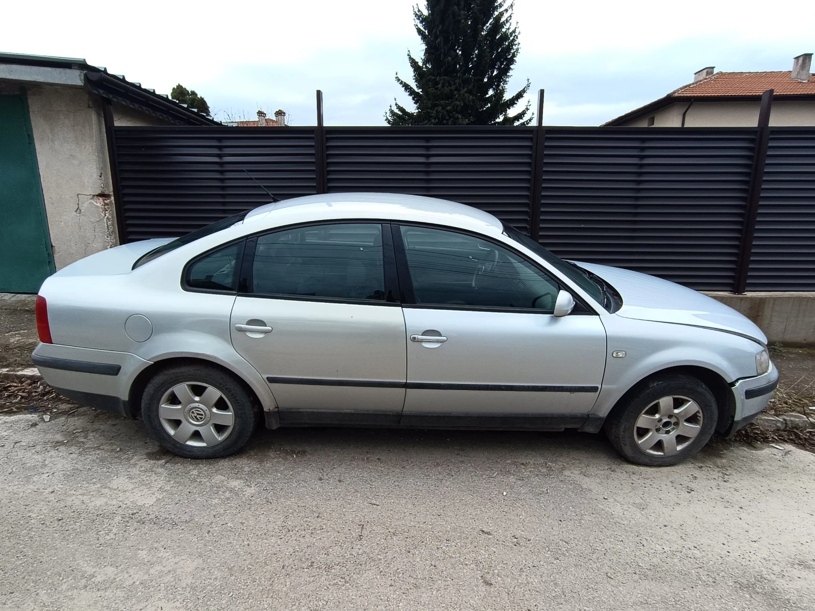 VW Passat 1.9TDI, снимка 2 - Автомобили и джипове - 54288496