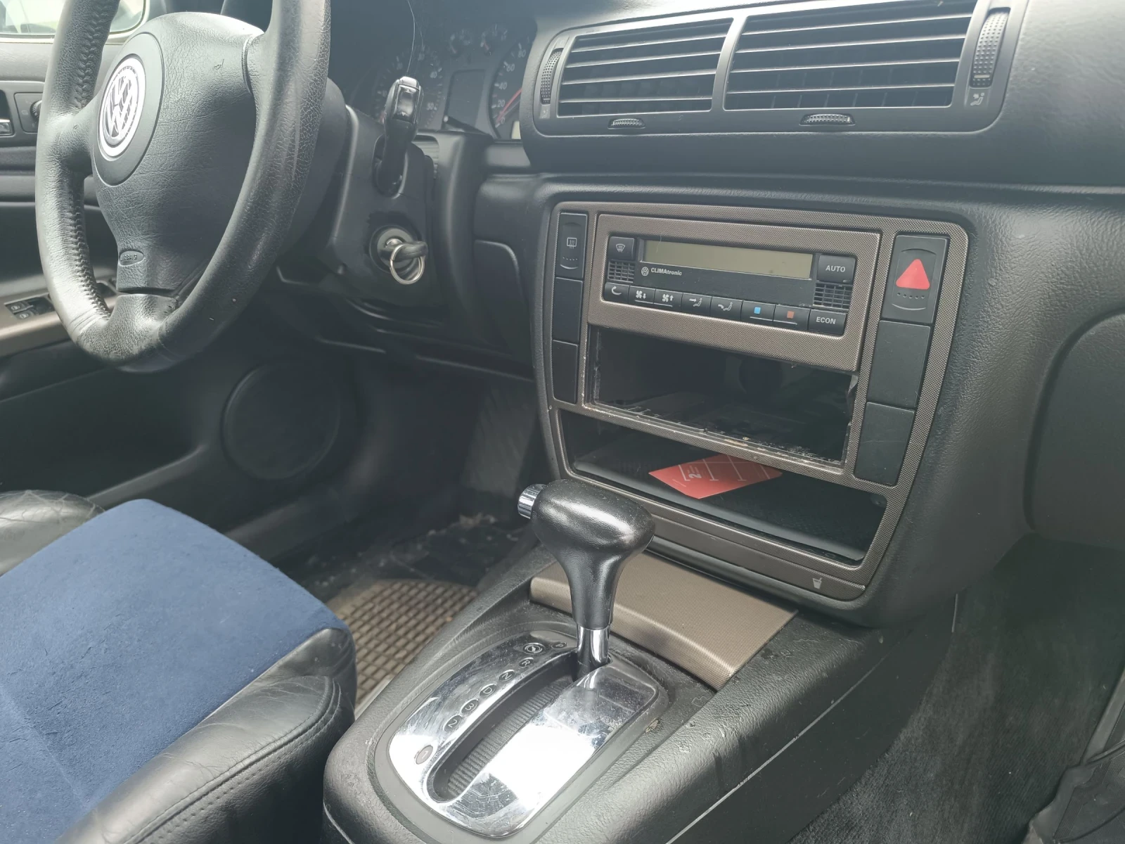 VW Passat 1.9TDI, снимка 7 - Автомобили и джипове - 54288496