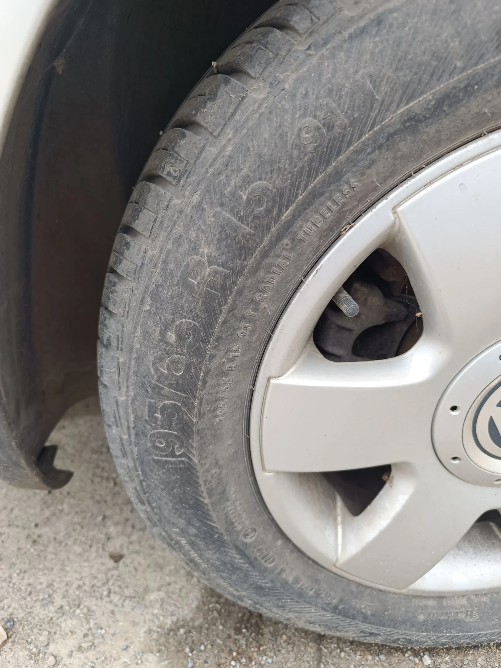 VW Passat 1.9TDI, снимка 13 - Автомобили и джипове - 54288496